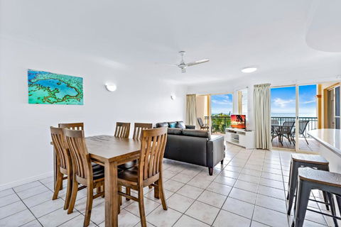 Airlie Ocean Paradise - VIC Tourism 0