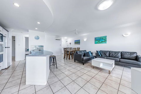 Airlie Ocean Paradise - VIC Tourism 1