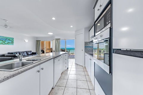 Airlie Ocean Paradise - VIC Tourism 4
