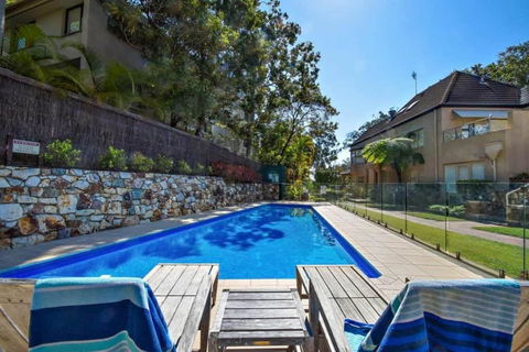 Alderly Terrace - VIC Tourism 1