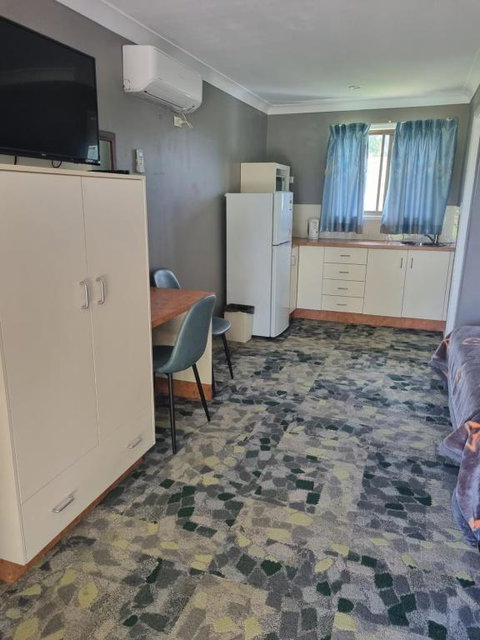 All Seasons Country Lodge - VIC Tourism 1