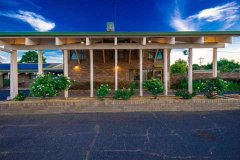All Travellers Motor Inn - VIC Tourism 3