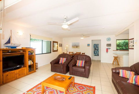 Allamanda Cottage - Close To Beach - Pet Friendly - VIC Tourism 0
