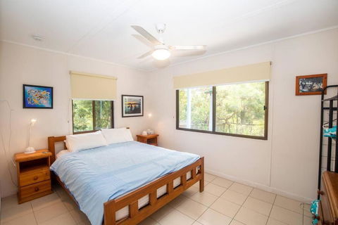 Allamanda Cottage - Close To Beach - Pet Friendly - VIC Tourism 3
