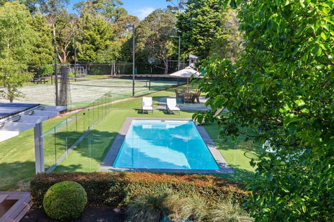 Allambea Mount Eliza - VIC Tourism 0