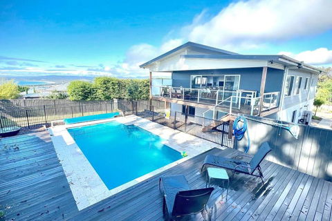 Allawah - 5 Bedroom Luxury Home With A Pool - VIC Tourism 0