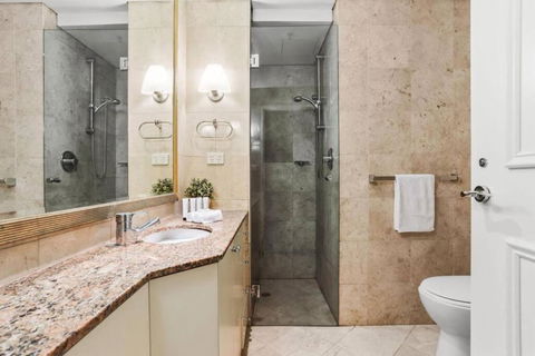 Amazing Apartment In Sydney CBD With Rooftop Pool - VIC Tourism 4