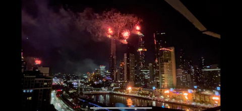 Aura2107, 2 Bedroom Apartment With Balcony, Stunning Yarra River And City Views - VIC Tourism 3