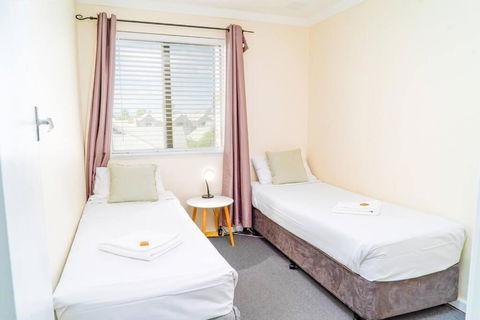 Apartment 12 - VIC Tourism 4