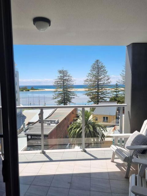 Apartment At The Entrance - VIC Tourism 0
