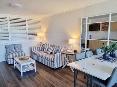 Apartment At The Entrance - VIC Tourism 1