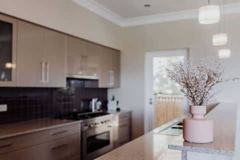 Apartment On James - VIC Tourism 3