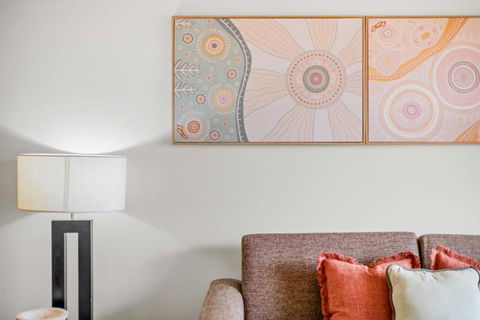 Apartment With City Views In East Perth - VIC Tourism 4