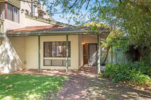 Applecross Village Gem 2BR - VIC Tourism 3