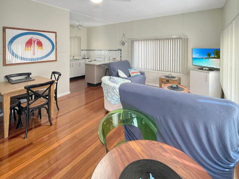 Aqua Cottage - VIC Tourism 3
