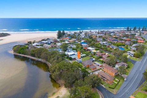 Aqua Cottage - VIC Tourism 0