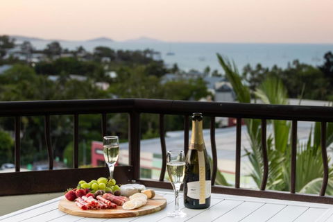 Aqua On The Edge - VIC Tourism 1