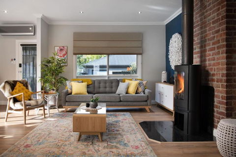 Arabella Heights - VIC Tourism 0