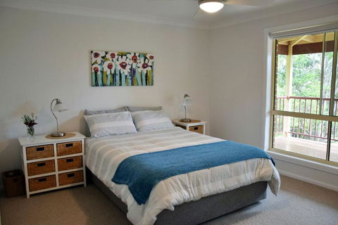 Arakoon Heights - VIC Tourism 1