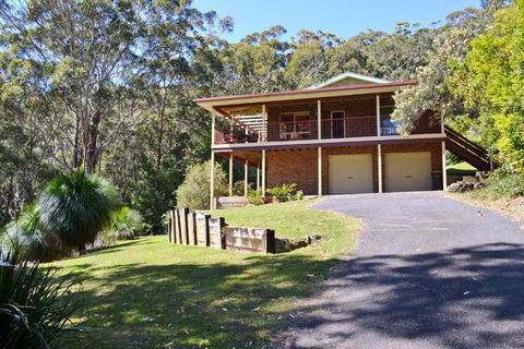 Arakoon Heights - VIC Tourism 0