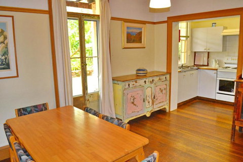 Arakoon House 2 - Bring Your Own Linen - VIC Tourism 2