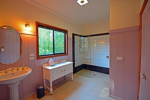 Araluen Park Cottages - VIC Tourism 1