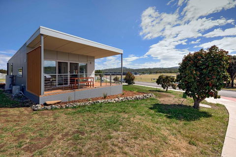 Archella 1 - VIC Tourism 1