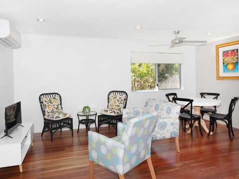 Arlington 1 Two Bedroom Unit Close To The Beach - VIC Tourism 1