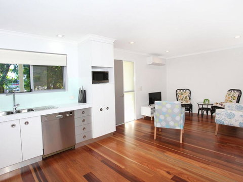 Arlington 1 Two Bedroom Unit Close To The Beach - VIC Tourism 2