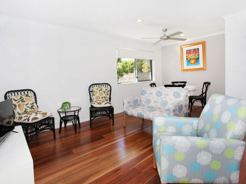 Arlington 1 Two Bedroom Unit Close To The Beach - VIC Tourism 3