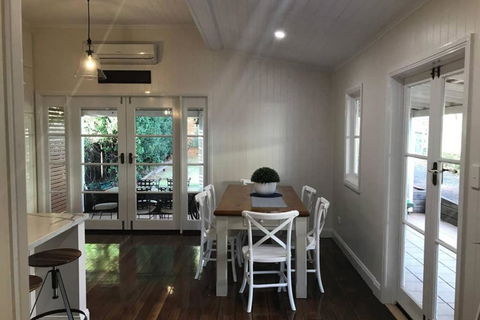 Ashbrooke Cottage - VIC Tourism 1