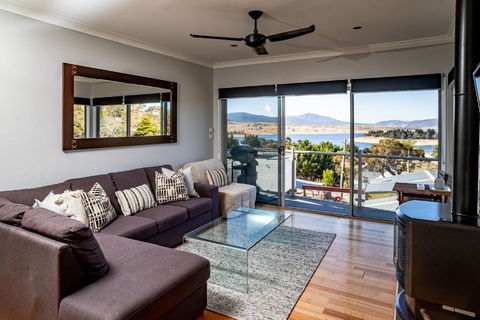 Aspect 2 8 Poley Cow - VIC Tourism 0