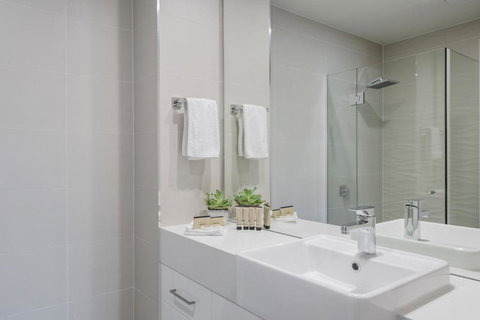 Astra Apartments Newcastle (Merewether) - VIC Tourism 1