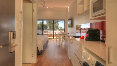 Atherton Apartments - VIC Tourism 0