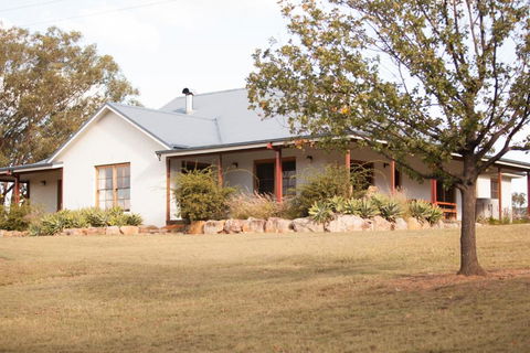 Audrey Wilkinson Vineyard - VIC Tourism 4