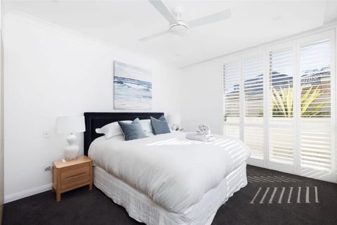 Aura 3 Spectacular Beachside Views - VIC Tourism 4