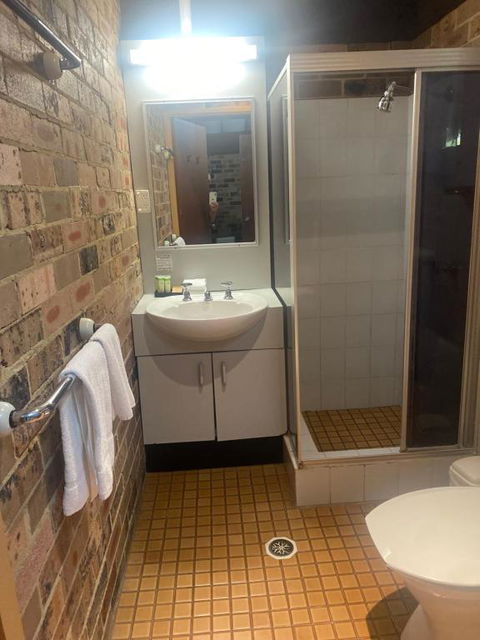 Avoca Beach Hotel - VIC Tourism 2