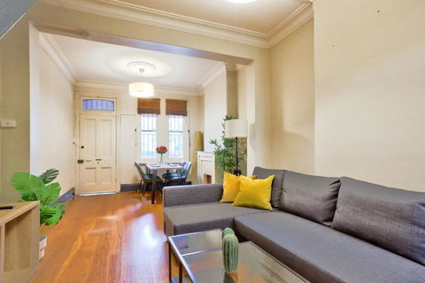 Awesome 2 Bedroom House Surry Hills - VIC Tourism 3