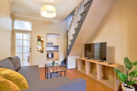 Awesome 2 Bedroom House Surry Hills - VIC Tourism 1