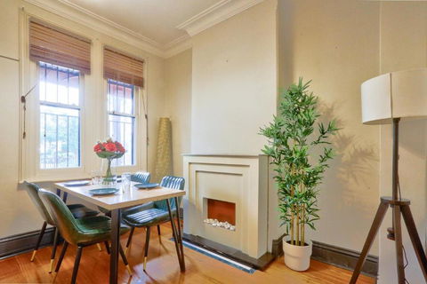 Awesome 2 Bedroom House Surry Hills - VIC Tourism 4
