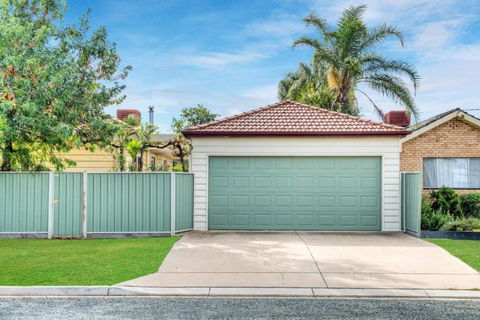 Ayr House - Echuca Holiday Homes - VIC Tourism 4