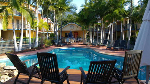 At Beach Court Holiday Villas - VIC Tourism 0