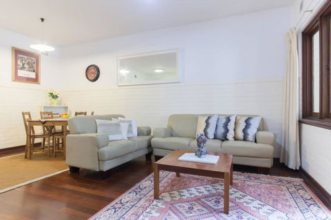 B2 Crawley Apartment 1 BRM & Sleepout Near UWA - VIC Tourism 0