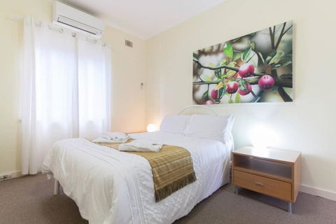 B5 Crawley Apartment 1 BRM & Sleepout Near UWA - VIC Tourism 1