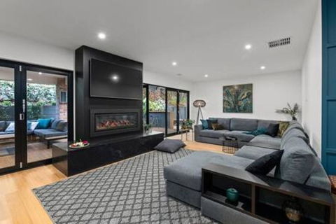 BADGER HOUSE - 4 Bed, 4 Bath, Stunning Entertainer Plus Fire - VIC Tourism 0