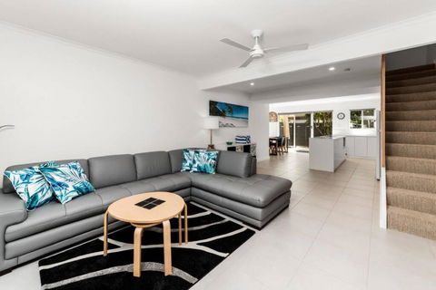 BARBADOS Ultimate Laid-back Holiday - Flat Stroll To River - VIC Tourism 0