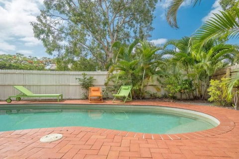 BARBADOS Ultimate Laid-back Holiday - Flat Stroll To River - VIC Tourism 1