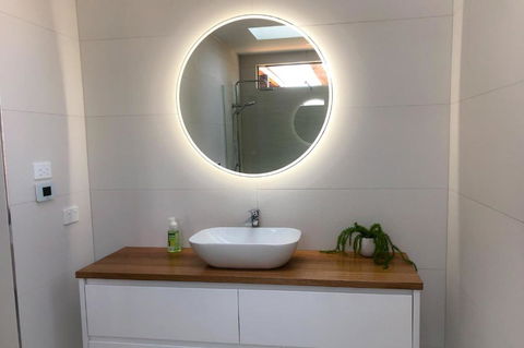 BAY OF FIRES BEACH SHACK Ocean Views From A Modern Beachhouse - VIC Tourism 2