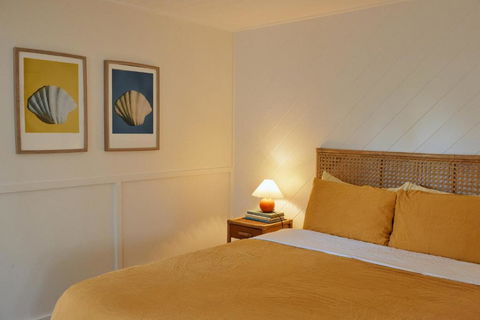 BAY PROPERTIES . The Sailors Bungalow - VIC Tourism 3