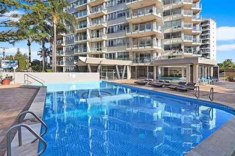 Pacific Regis Beachfront Holiday Apartments - VIC Tourism 3